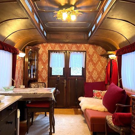 Historischer Zirkuswagen Mit Terrasse Und Blick Ins Gruene Witzenhausen Exterior foto